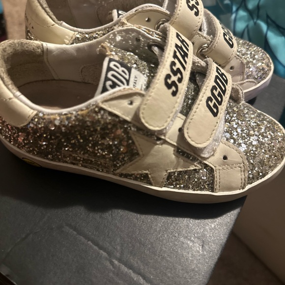 Golden Goose Silver and Cream Sneakers with Velcro Closure - Picture 4 of 4